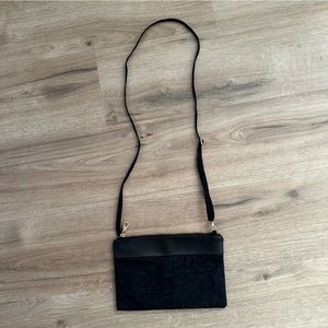 **NWOT** Herschel Supply Company Crossbody
